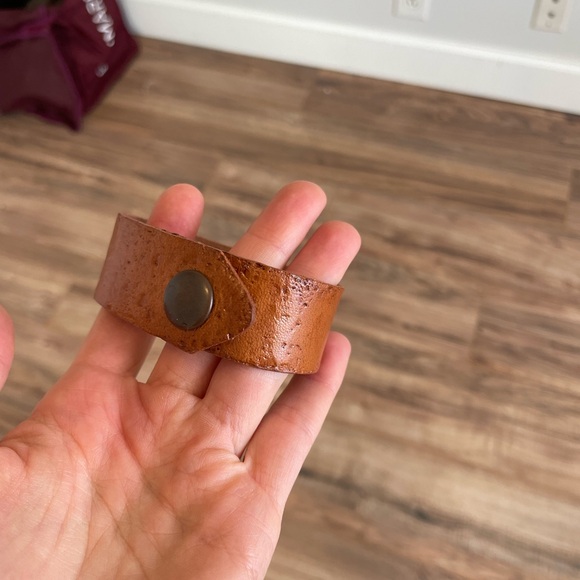 Grit and Grace leather cuff bracelet - Picture 3 of 6